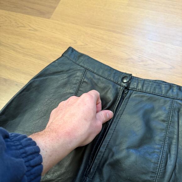 Women's Vintage 80's G-III Black Leather A-Line Retro City Skirt Sz XS (24 in) - Picture 7 of 7